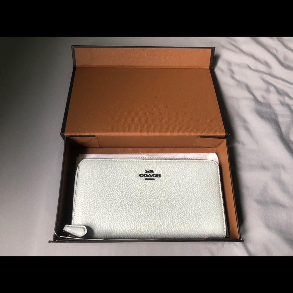 Accordion Zip Wallet